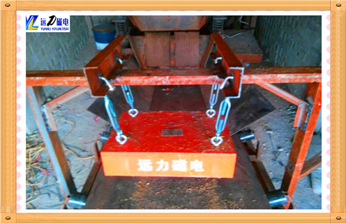 懸掛式永磁除鐵器，山西懸掛式永磁除鐵器生產(chǎn)_內(nèi)部磁塊安裝方法_山西懸掛式永磁除鐵器生產(chǎn)原理型號(hào)價(jià)格